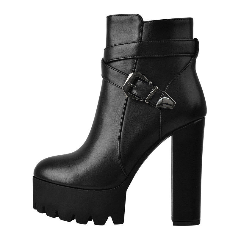 STIVALI CON TACCO ALTO