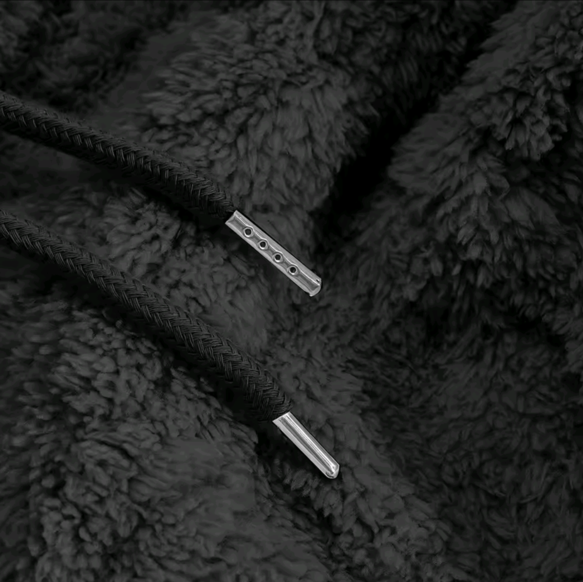 MAGLIONE CON CAPPUCCIO IN VELLUTO