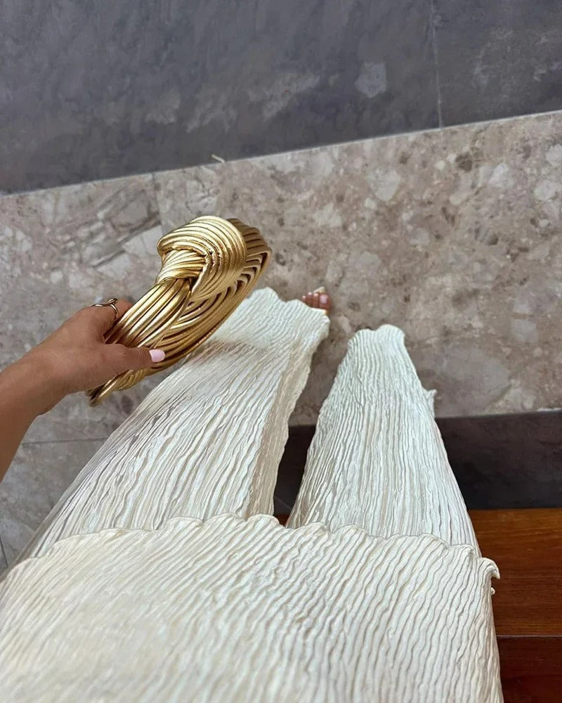 ABITO ELEGANTE SENZA MANICHE E COLLETTO A SCIARPA